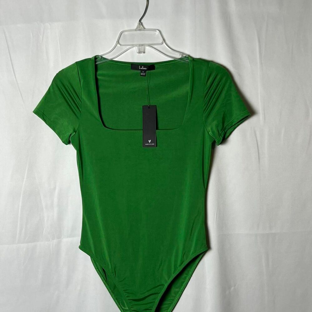 NWT‎ Lulus Green Square Neck Short Sleeve Bodysuit (Size S)